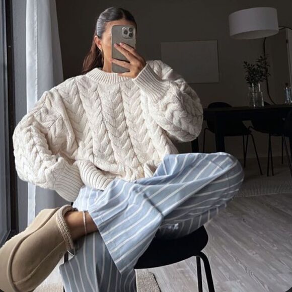 Tan UGG tazz slides - Picture 3 of 11